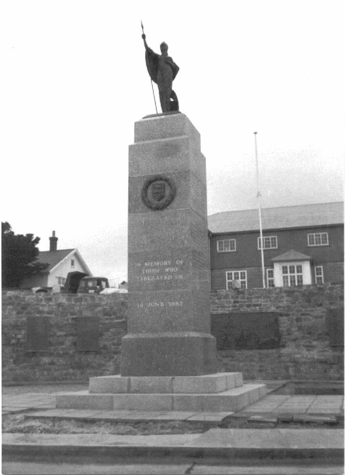 WAR MEMORIAL PORT STANLEY